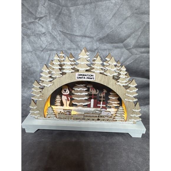 Wooden Christmas‎ Village Scene Operation Santa Paws Lighted Tabletop Decor - Picture 1 of 12